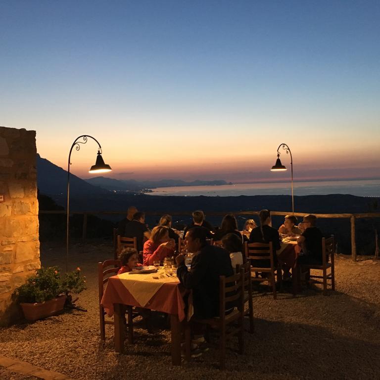 Agriturismo Case Tabarani Collesano Bagian luar foto