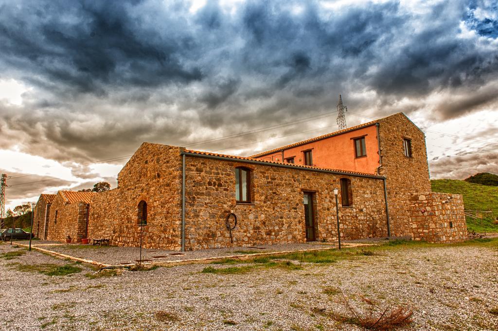 Agriturismo Case Tabarani Collesano Bagian luar foto