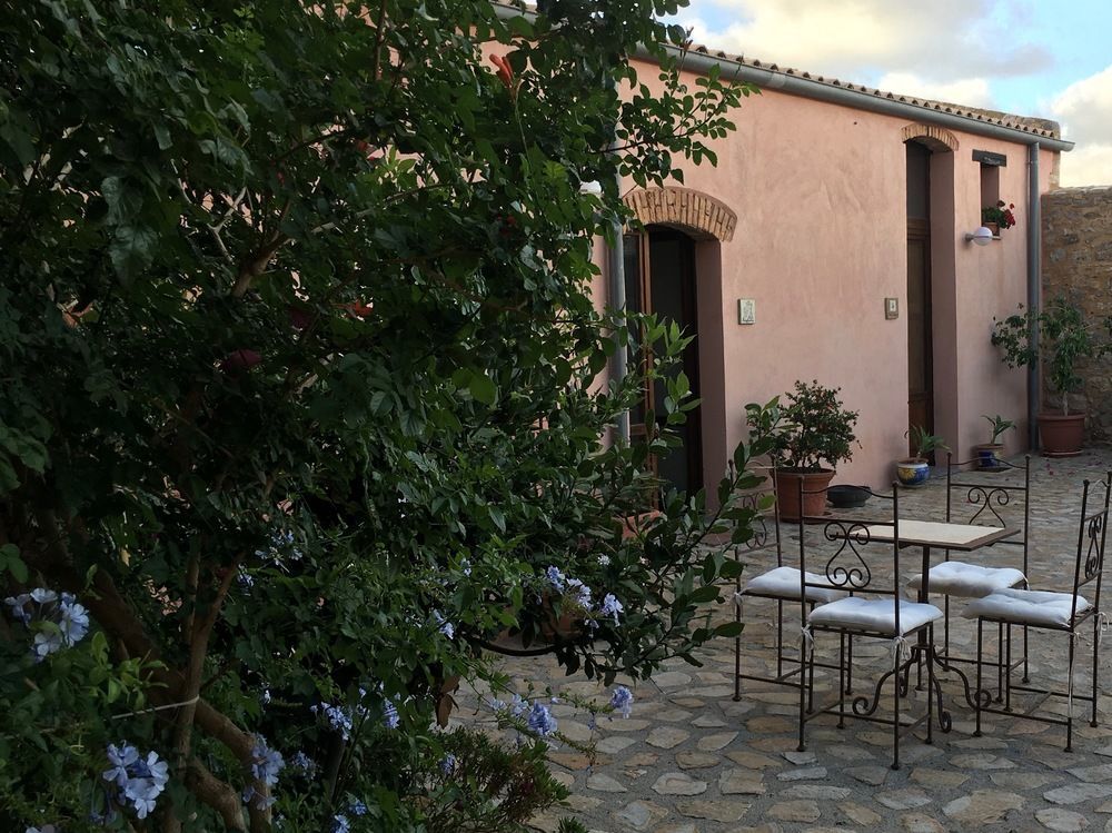 Agriturismo Case Tabarani Collesano Bagian luar foto